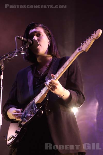 THE XX - 2017-02-14 - PARIS - Zenith - Romy Madley Croft